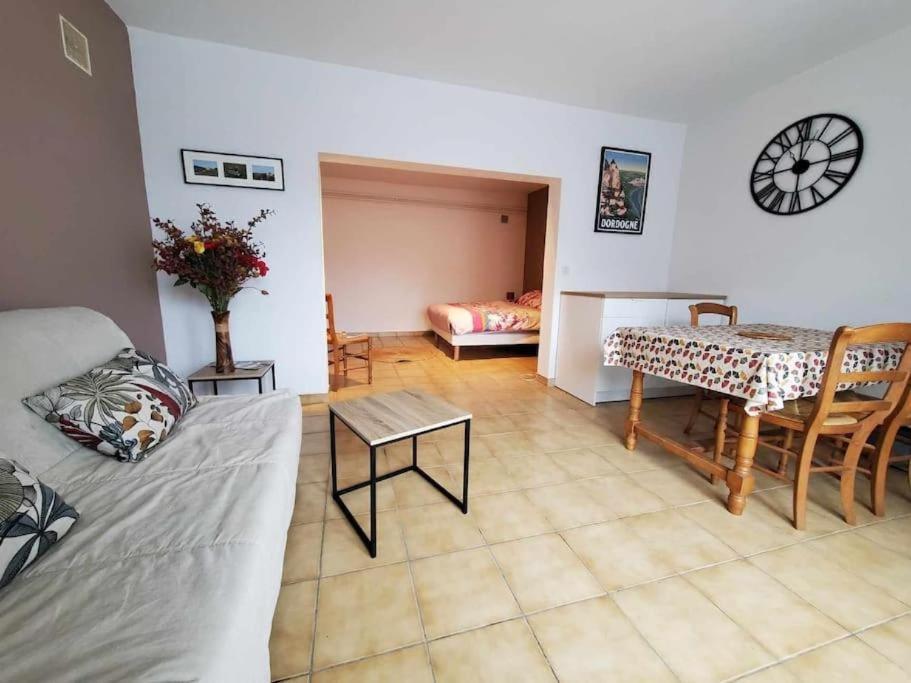 Studio Au Pied Du Chateau De Castelnaud מראה חיצוני תמונה